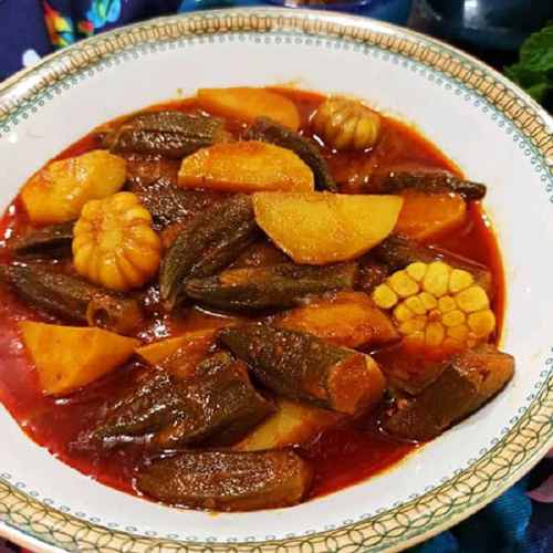 خورشت بامیه بدون گوشت با سیب زمینی