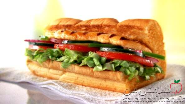 ساندویچ سابمارین(مرغ برشته با نان سفید و کاهو و گوجه فرنگی)