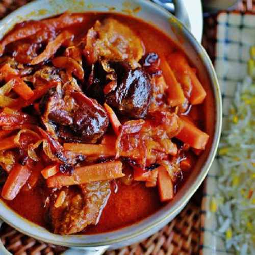 خورشت مرغ آلو هویج